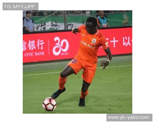 鲁尼回忆03年吃超大棒棒糖的趣事只是想用它砸碎而已