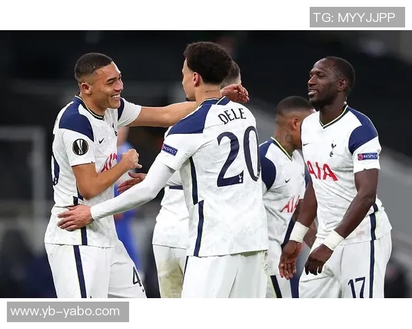 维尼修斯分享巴伊亚度假美照展现时尚魅力仿佛置身普拉达世界